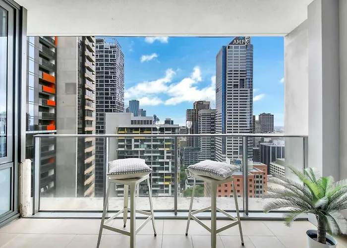 Comfy 2Br Apt Near Southern Cross With City Views