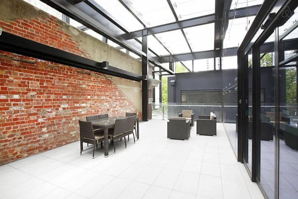 Comfy 2br Near Southern Cross With Views Apartment *